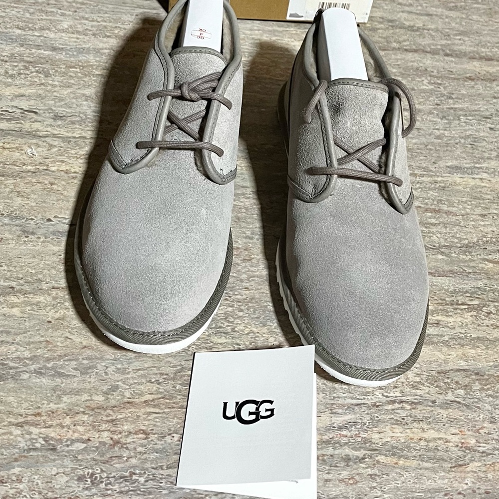 NIB UGG Men’s MAKSIM Chukka Gray Brindle Ankle Suede /Wool Boots S/N 1016680